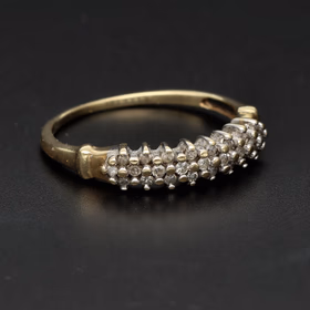 9ct Gold Diamond Ring