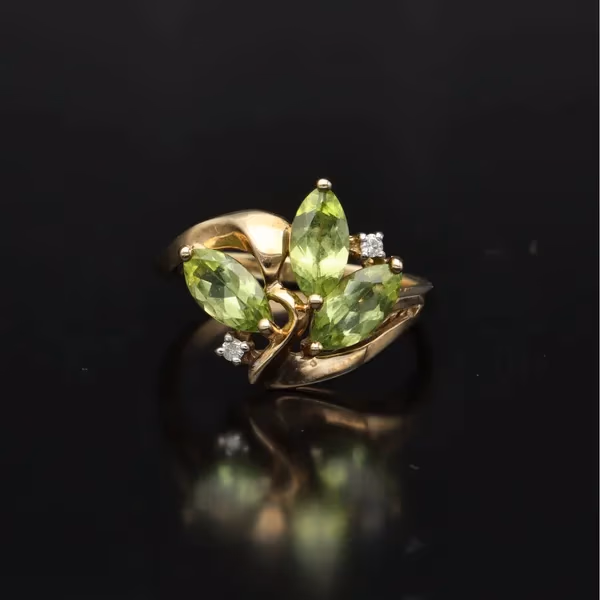 Vintage 9ct Gold, Peridot and Diamond Ring