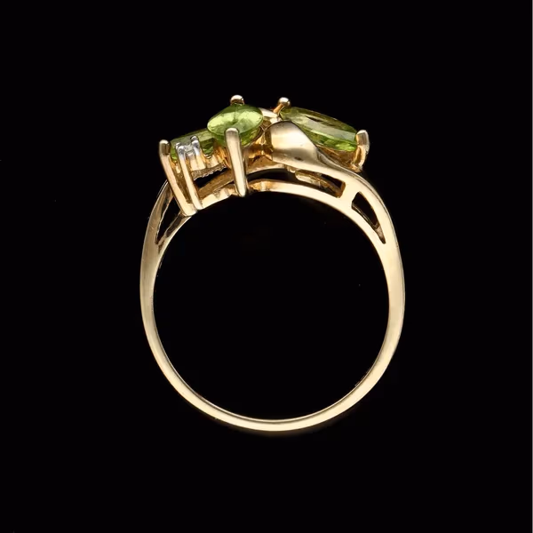 Vintage 9ct Gold, Peridot and Diamond Ring
