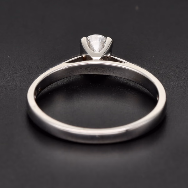 18ct White Gold Diamond Solitaire Ring
