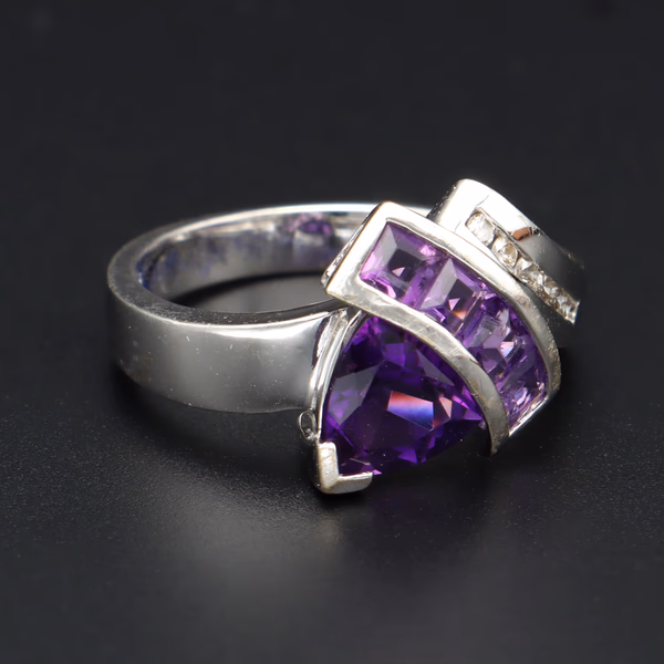 14ct White Gold Amethyst and Diamond Ring