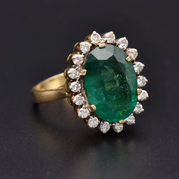 18ct Yellow Gold Emerald & Diamond Ring