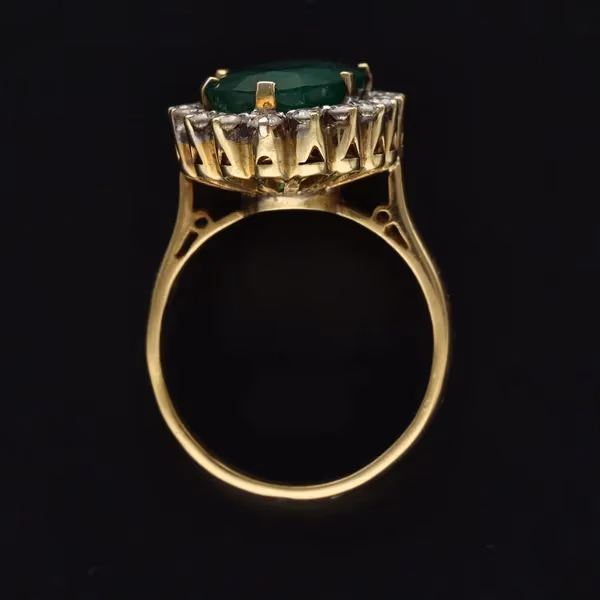18ct Yellow Gold Emerald & Diamond Ring