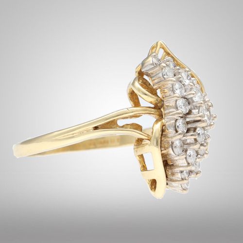 Vintage 18ct Gold Diamond Ring image-5