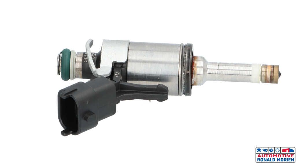 Used Injector (petrol injection) Peugeot 508 SW (F4/FC/FJ/FR) 1.6 16V GT PureTech 225 Price € 95,00 Inclusive VAT offered by Automaterialen Ronald Morien B.V.
