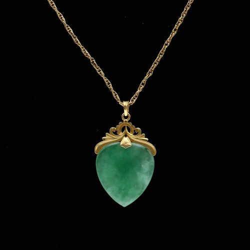 Vintage 14ct Gold Jade Pendant Necklace image-1