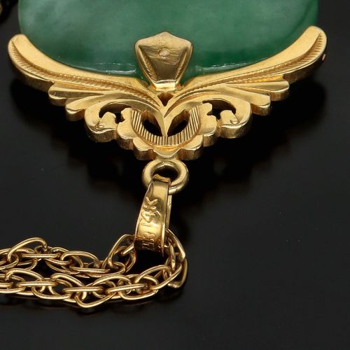 Vintage 14ct Gold Jade Pendant Necklace image-5