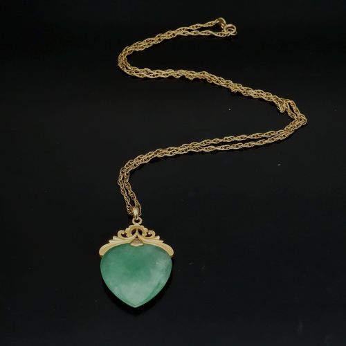 Vintage 14ct Gold Jade Pendant Necklace image-3