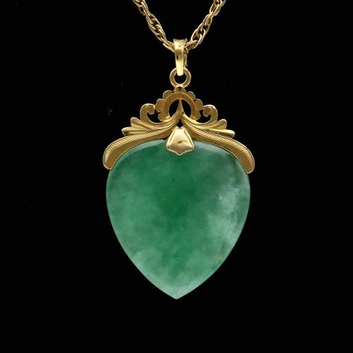 Vintage 14ct Gold Jade Pendant Necklace image-2