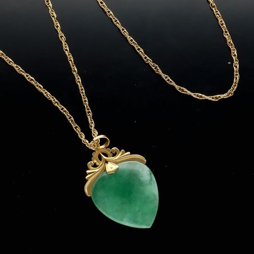 Vintage 14ct Gold Jade Pendant Necklace image-4