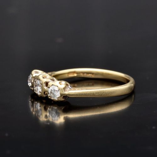 18ct Gold 0.3ct Diamond Ring London 1991 image-3