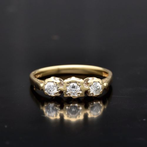 18ct Gold 0.3ct Diamond Ring London 1991 image-2