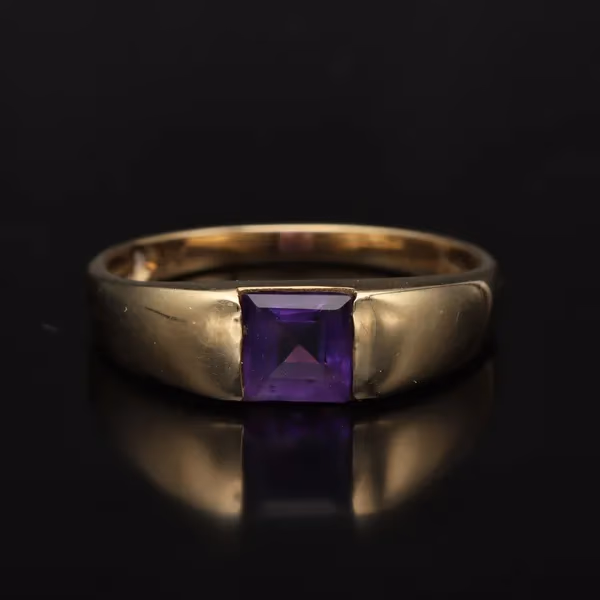Gold Deco Design Amethyst Ring