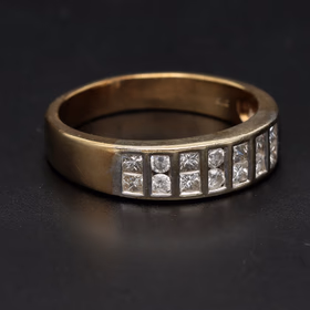 9ct Yellow Gold Princess & Brilliant Cut Diamond Ring