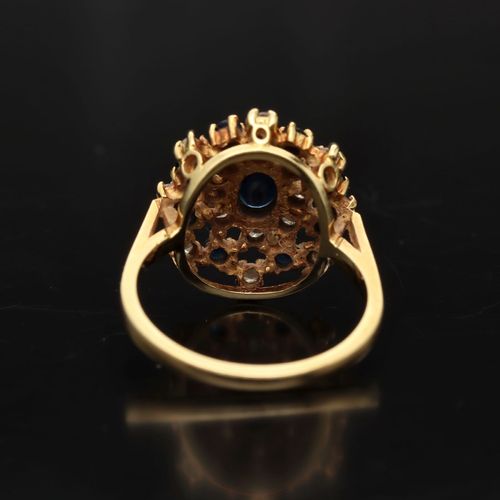 18ct Gold Sapphire Diamond Ring. London 1972 image-5