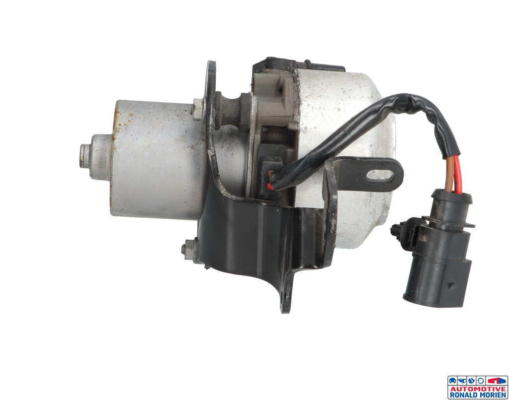 Used Brake servo vacuum pump Volkswagen T-Roc 1.5 TSI Evo BMT 16V Price € 95,00 Margin scheme offered by Automaterialen Ronald Morien B.V.