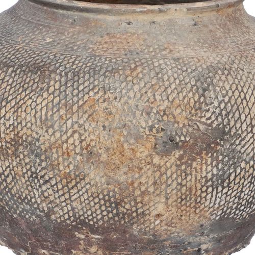 Warring States Period Cloth Impressed Pottery Jar image-4