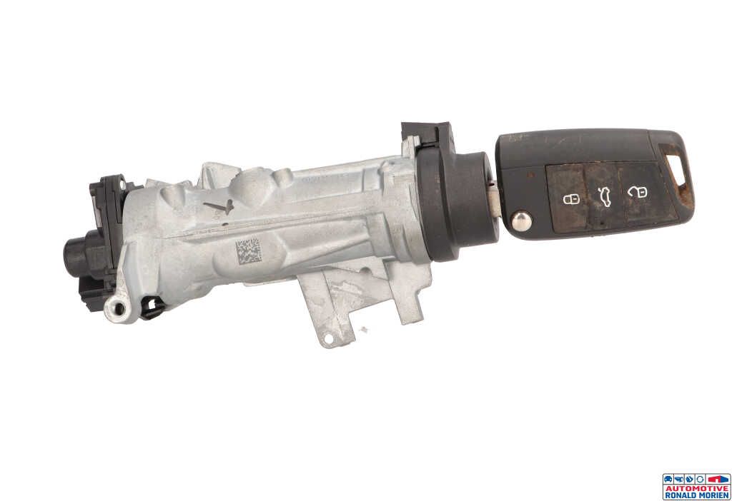 Used Ignition lock + key Volkswagen Golf VII (AUA) 1.5 TSI Evo BlueMotion 16V Price € 34,99 Inclusive VAT offered by Automaterialen Ronald Morien B.V.
