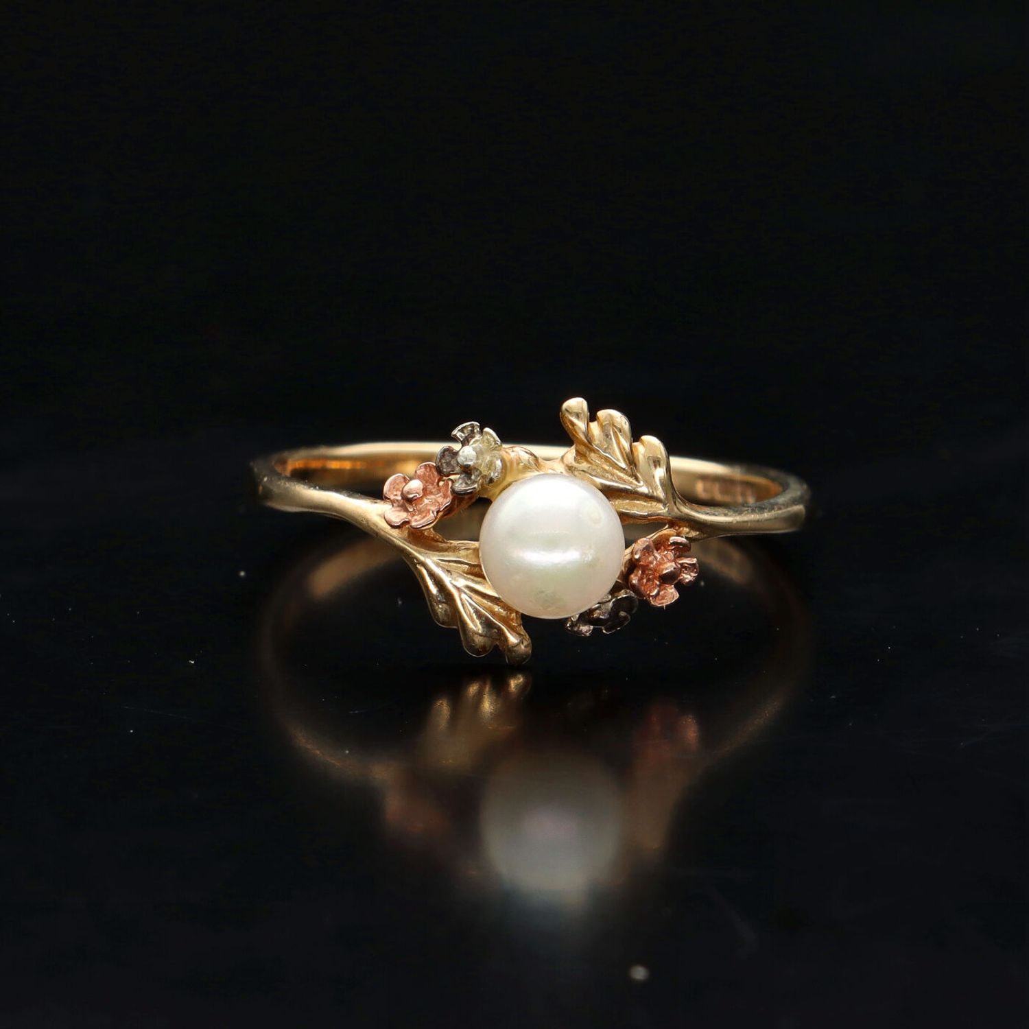 9ct Gold Cultured Pearl Ring - Jewellery & Gold - Hemswell Antique