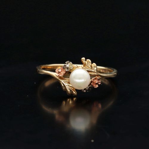 9ct Gold Cultured Pearl Ring image-2