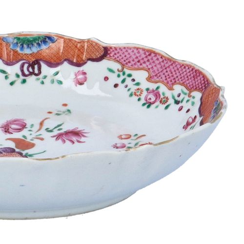18th Century Chinese Famille Rose Porcelain Bowl image-5