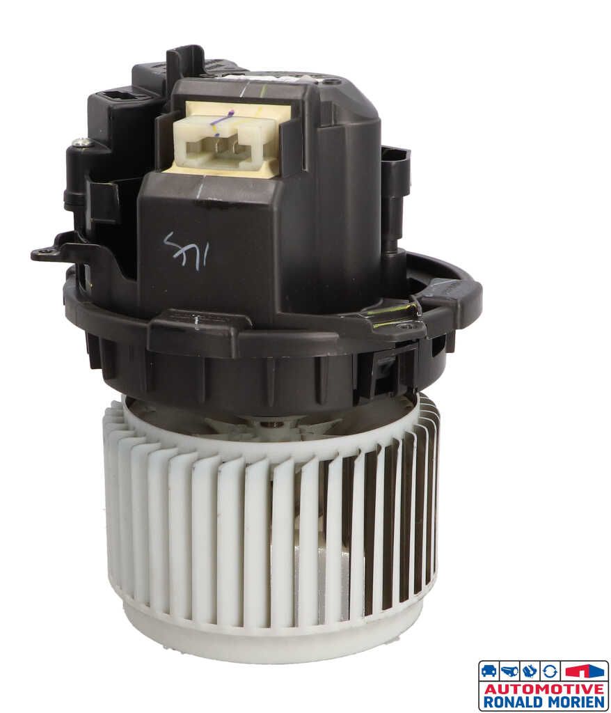 Usados Motor de ventilador de calefactor Renault Clio V (RJAB) 1.0 TCe 100 12V Bi-Fuel Precio € 75,00 IVA incluido ofrecido por Automaterialen Ronald Morien B.V.