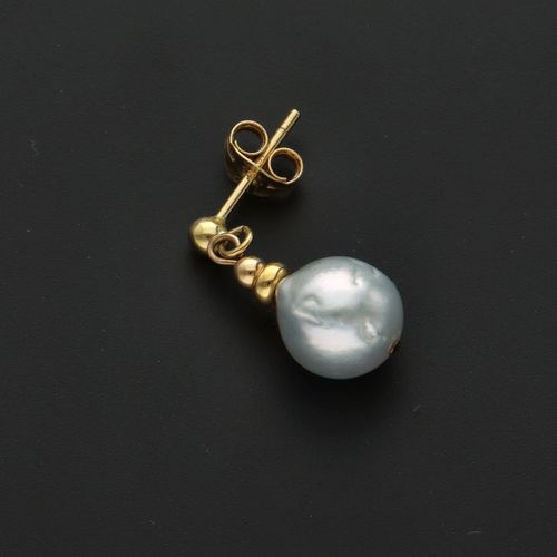 18ct Gold Cultured Pearl Earrings image-3