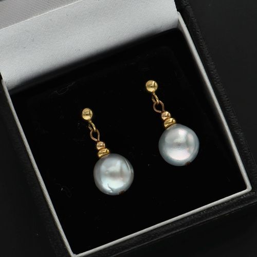 18ct Gold Cultured Pearl Earrings image-2