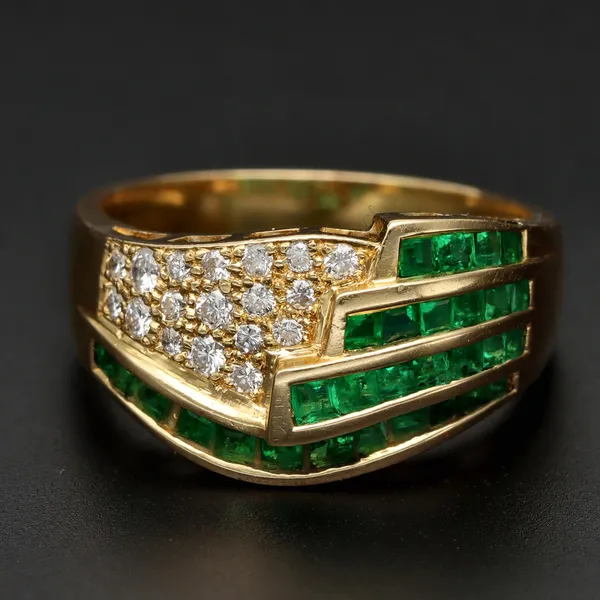 18ct Yellow Gold Emerald & Diamond Ring