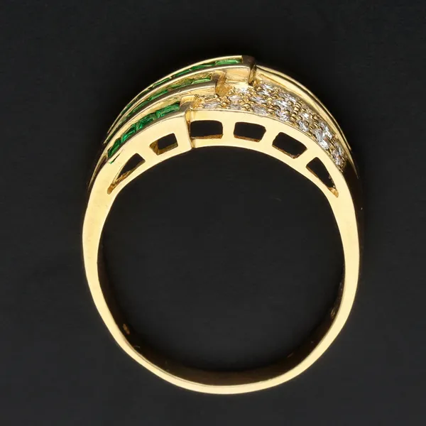 18ct Yellow Gold Emerald & Diamond Ring
