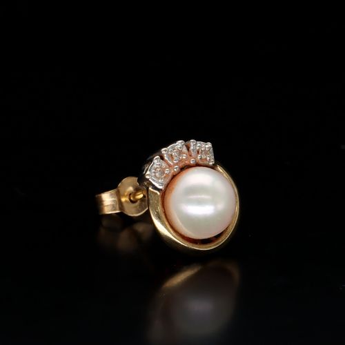 9ct Gold Diamond and Cultured Pearl Studs image-3