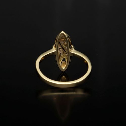 14ct Gold Diamond Ring image-4
