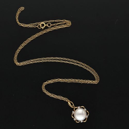 Cultured Pearl and Diamond Pendant image-3