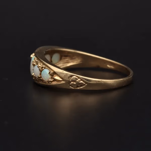 Vintage 9ct Gold Opal Ring