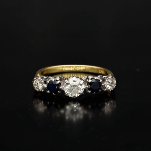 Vintage 18ct Gold Diamond and Sapphire Ring image-2