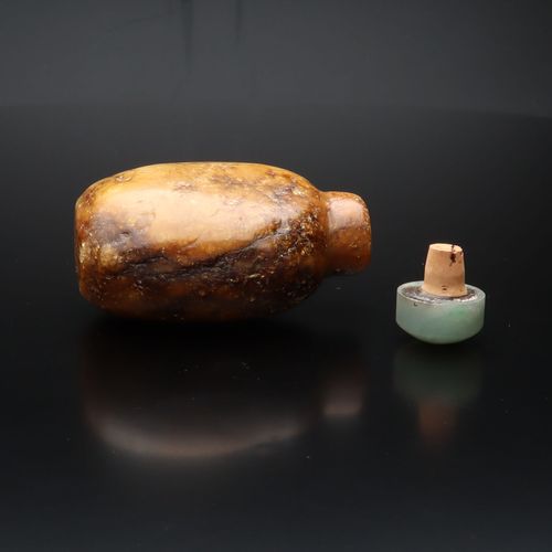 19th Century Chinese Soapstone Snuff Bottle image-5