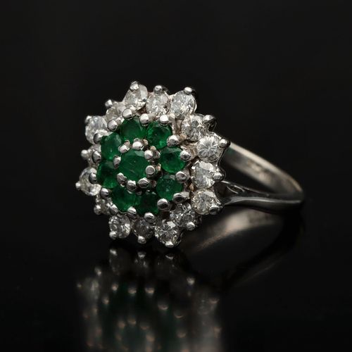 18ct Gold Diamond and Emerald Ring image-3
