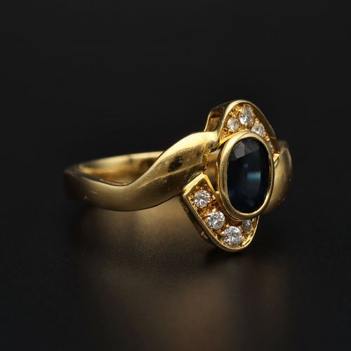 18ct Gold Sapphire Retro Ring. London 1980 image-1