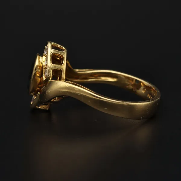 18ct Gold Sapphire Retro Ring. London 1980