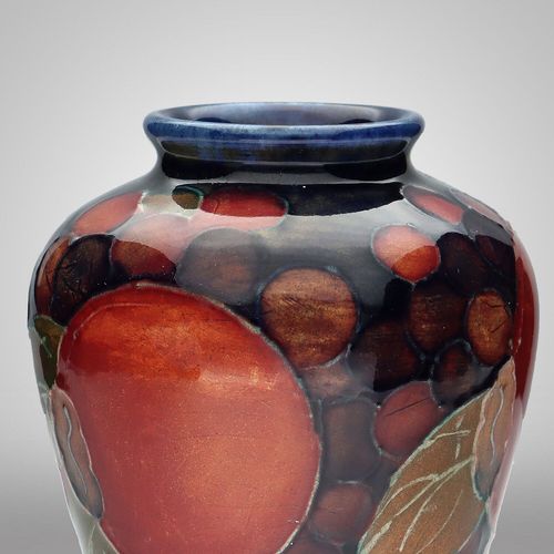 Early 20th Century Small Moorcroft Vase image-4
