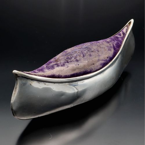 Edwardian Silver Pin Cushion in the form of a Canoe image-3