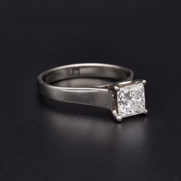 18ct White Gold Princess Cut Diamond Ring