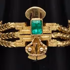 18ct Yellow Gold Emerald Set Chain Ring