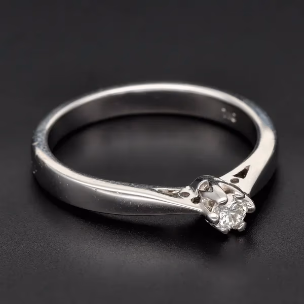 18ct Gold Diamond Ring