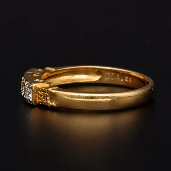 18ct Yellow Gold Diamond Ring