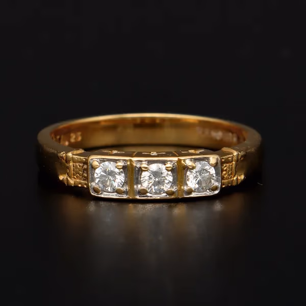 18ct Yellow Gold Diamond Ring