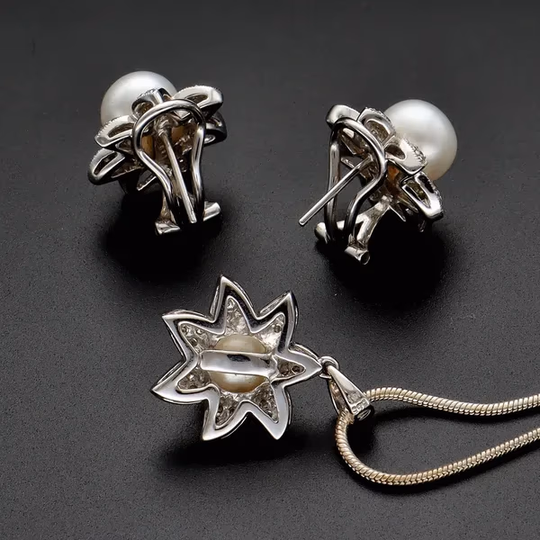 14k Gold Diamond and Pearl Jewellery Set