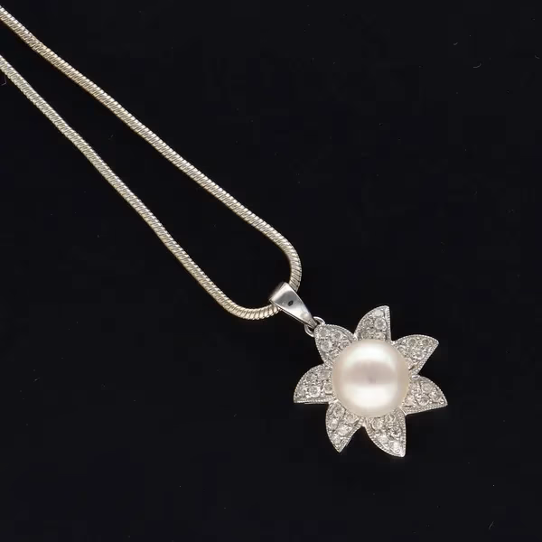 14k Gold Diamond and Pearl Jewellery Set