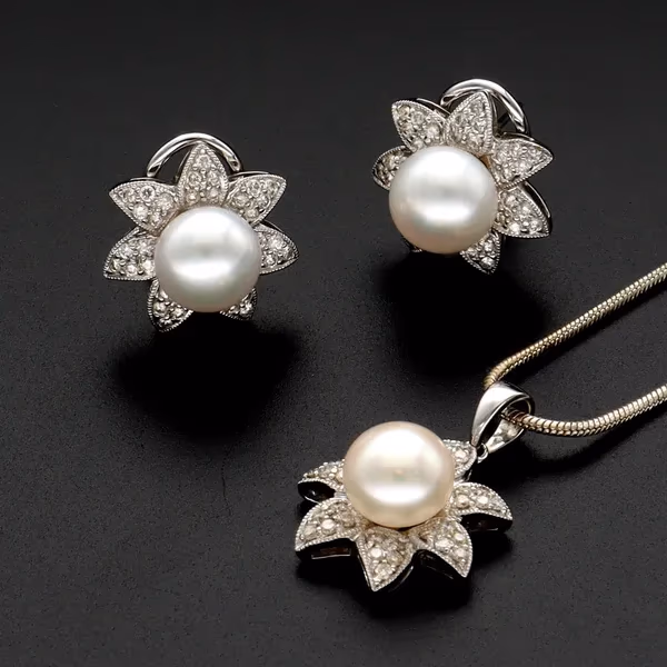14k Gold Diamond and Pearl Jewellery Set