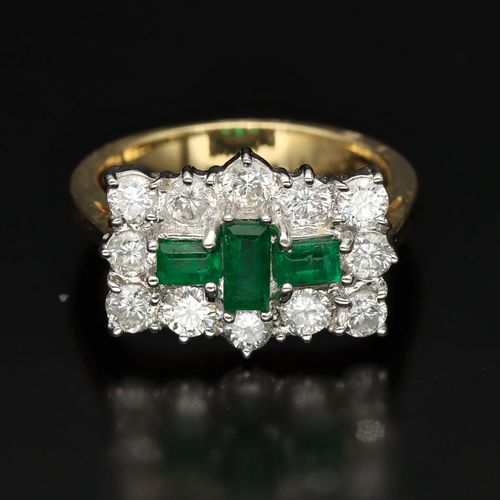 Diamond and Emerald Cluster Ring image-2